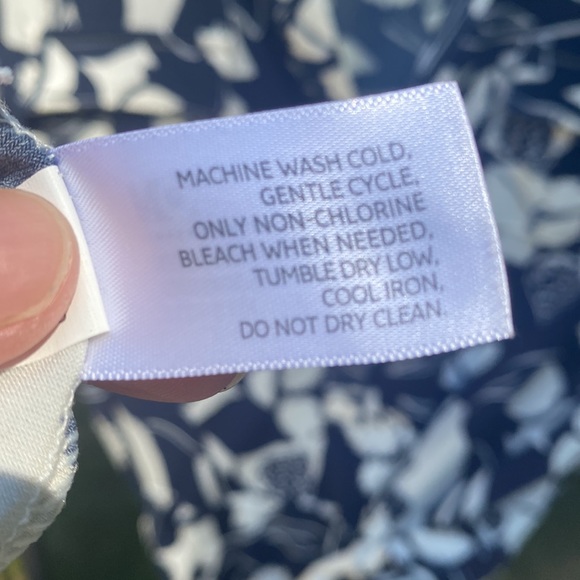 Old Navy dress with navy and white floral print size medium. - Picture 8 of 8